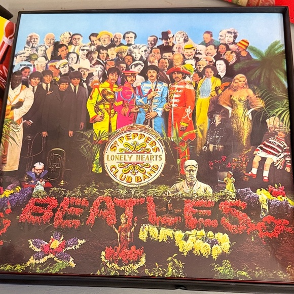 The Beatles Sgt. Pepper's Anniversary Edition 6 Disc Super Deluxe Album Box - Picture 11 of 16